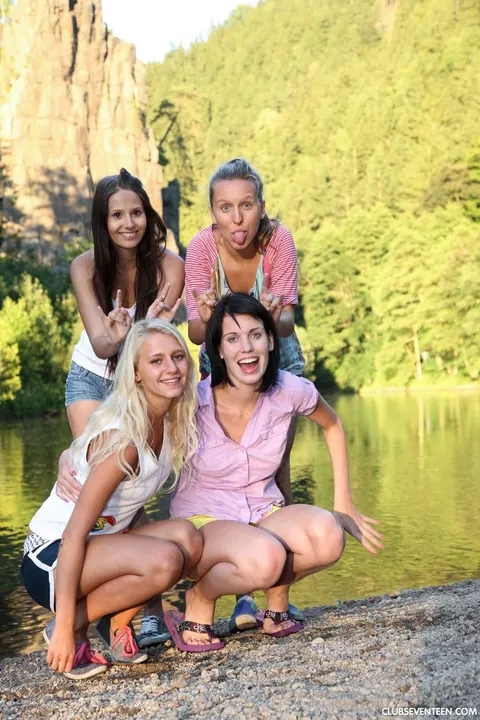 Sara J: Slim European Blondes Shed Bikinis for Lesbian Play on a Boat – photo 5 of 21