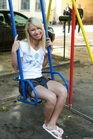 Jessica Miller – Slim Blonde PAWG Takes Anal Outdoors