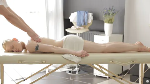 Lola Taylor: Russian Blonde Gets Massaged and Licked by a Woman – photo 3 of 18