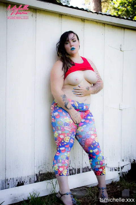 Trans Woman Strips and Fingers Herself in the Garden – photo 6 of 15