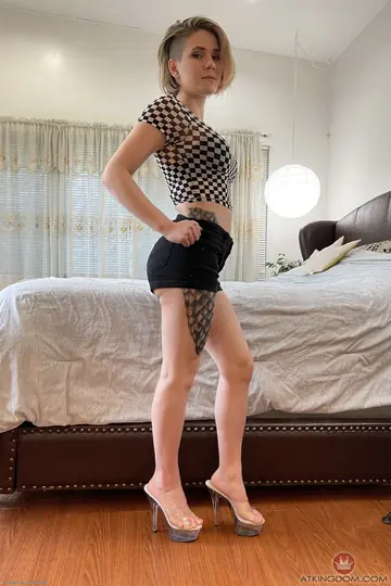 Short-Haired Blonde Spreads Her Pussy Wide Open