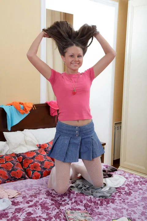 Liza Shay: Russian Brunette Strips Nude and Uses a Dildo – photo 12 of 20
