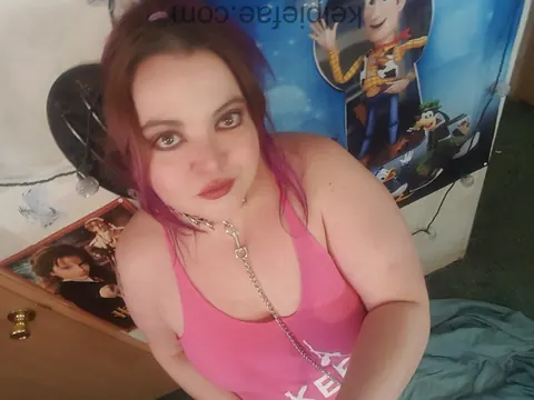Chubby Babe with Big Tits Poses in Panties and Shows Her Ass – photo 2 of 15