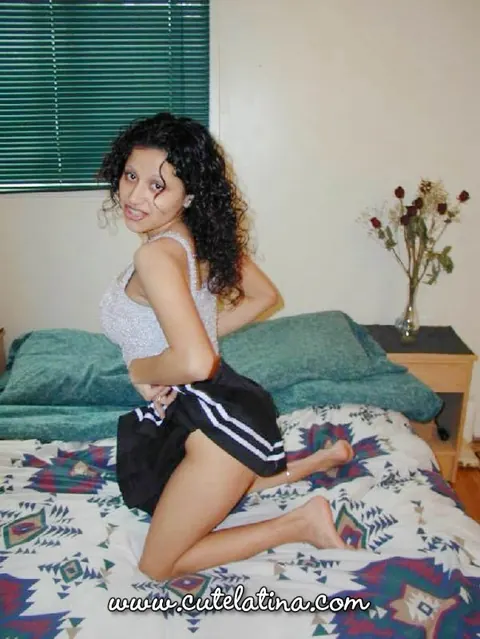 Thick Latina Uncovers Her Big Natural Tits in the Bedroom – photo 2 of 15
