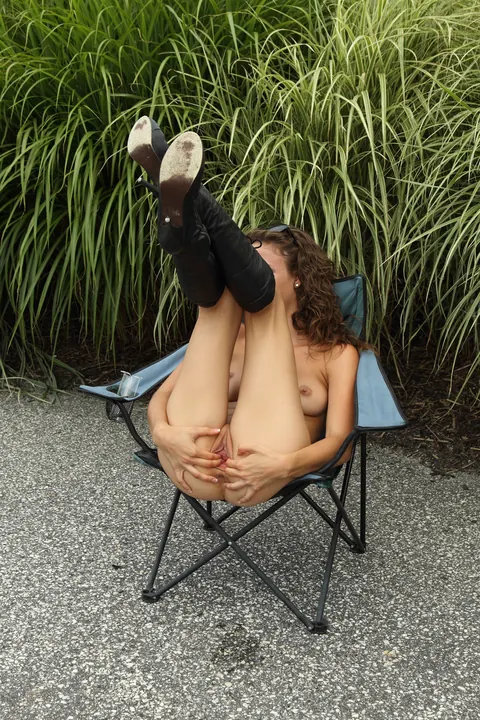 Malena Morgan: PAWG in Shorts and Heels Toys Her Ass Outdoors – photo 21 of 21
