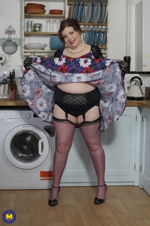 Mature British BBW Strips Off Her Panties to Use a Dildo – photo 5 of 19