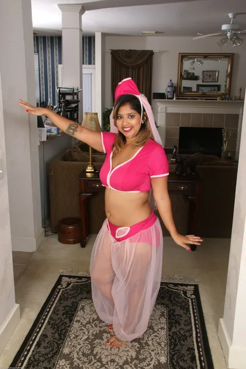 Jamie Hernandez: Curvy Latina MILF Strips Out of Her Uniform to Spread Her Hairy Pussy – photo 1 of 21