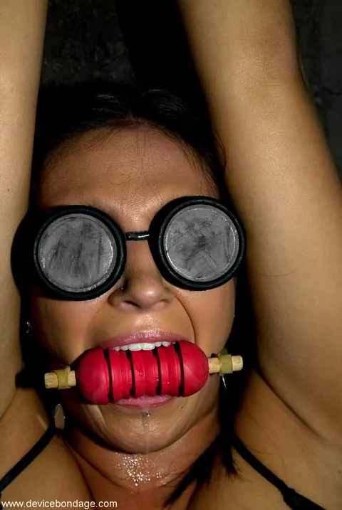 Alexa Jordan: Brunette with Piercings Gets Bound and Masturbates with a Dildo – photo 21 of 21
