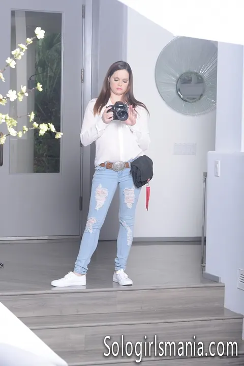 Jenna J Ross: Skinny Brunette Masturbates with a Dildo on the Stairs – photo 1 of 21