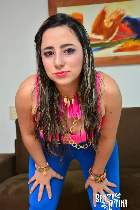 Francis Restrepo: Thick Colombian Brunette Teases in Yoga Pants and Spreads – photo 4 of 17