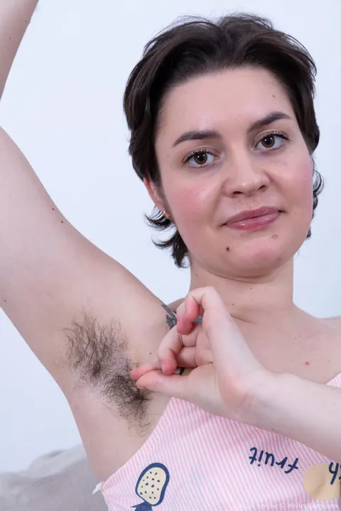 Maja Aguilar: Short-Haired Brunette Strips to Show Her Hairy Pussy and Ass – photo 3 of 21