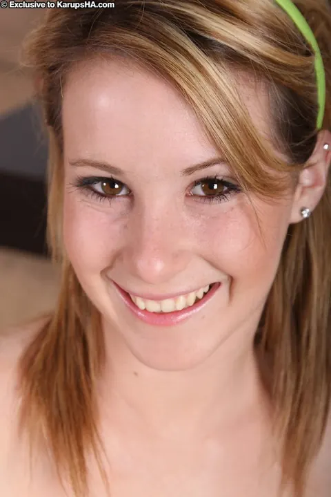 Tweety Valentine: Petite Blonde Strips Out of Her Uniform – photo 11 of 21