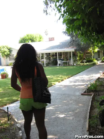 Ms Platinum – Ebony MILF Sucks Cock and Takes a Facial Outdoors