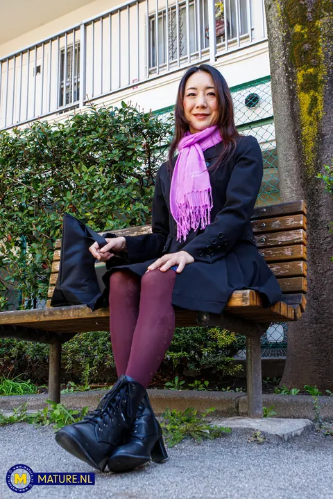 Miho Wakabayashi: Mature Japanese Brunette Fucks Outdoors – photo 1 of 10