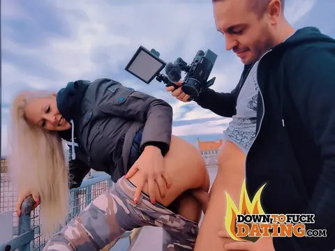 Cam Angel: Slim German MILF Fucks Outdoors for a Cumshot on Her Ass – photo 12 of 20