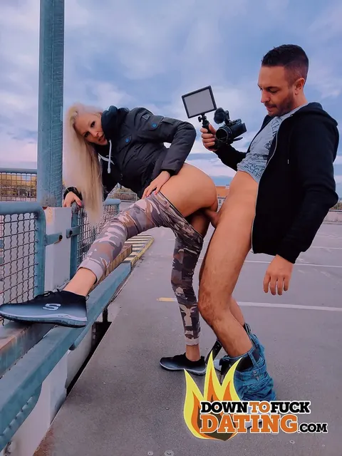 Cam Angel: Slim German MILF Fucks Outdoors for a Cumshot on Her Ass – photo 11 of 20