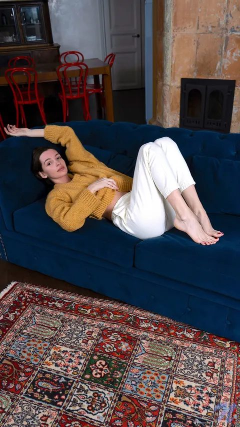 Amy Moloko: Short-Haired Brunette Opens Her Legs to Reveal Her Shaved Pussy – photo 4 of 21