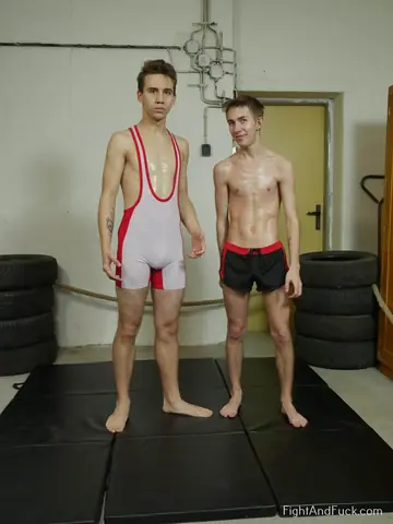 Two Men Kiss, Suck and Fuck Bareback with One Riding