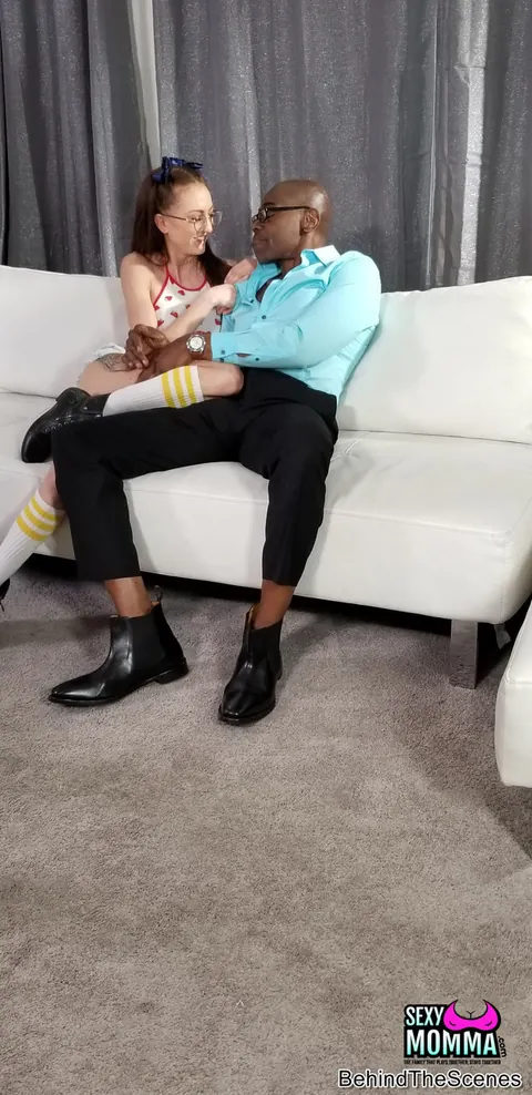 Alura Jenson: Slim MILF in Heels and Glasses Takes BBC While BBW Gets Pussy Licked – photo 4 of 21