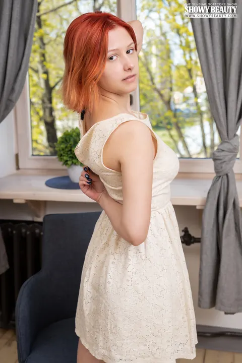 Thick Redhead Lifts Her Skirt and Shows Her Big Ass – photo 5 of 20