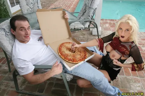 Angelina Hart: Busty Blonde Takes Anal and a Huge Cumshot by the Pool – photo 5 of 16