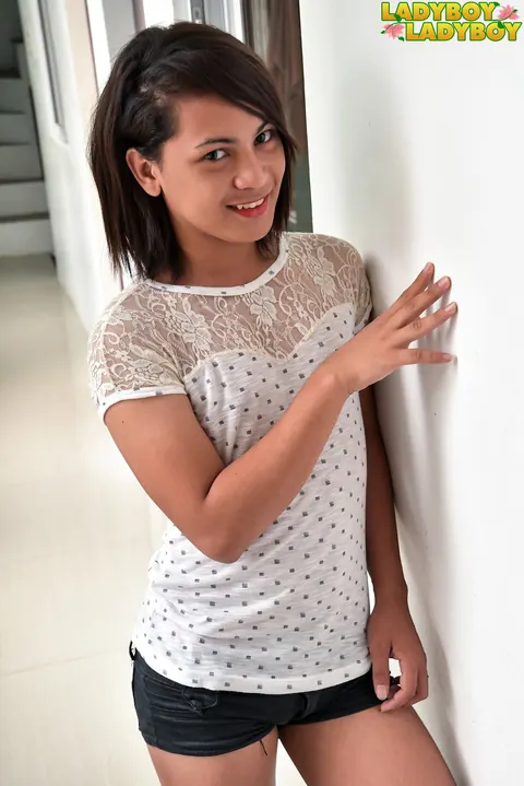 Asian Trans Woman Strips Nude and Poses Confidently – photo 1 of 16