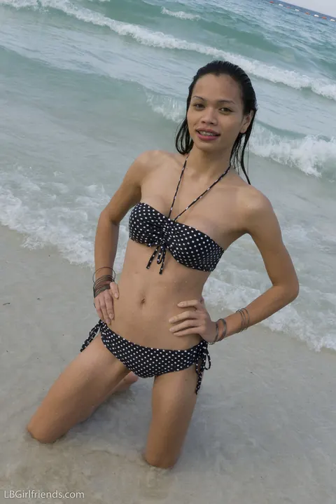 Trans Woman Poses Nude on the Beach – photo 10 of 17