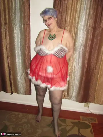 PAWG in Glasses Strips Off Her Lingerie and Stockings