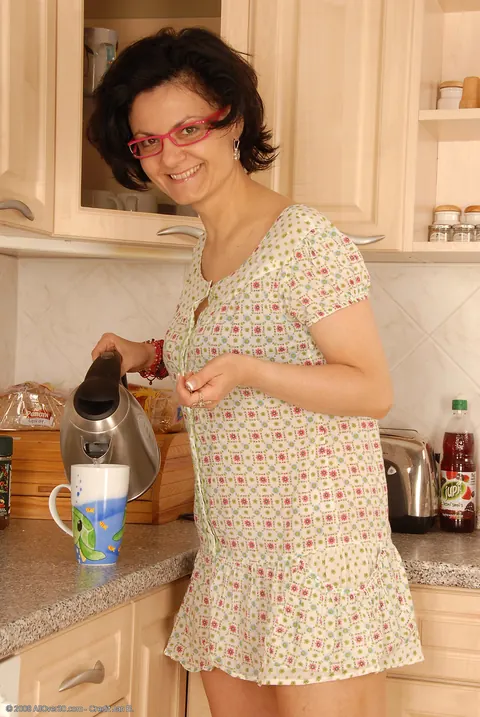 Thick Brunette MILF in Heels Shows Her Big Tits in the Kitchen – photo 2 of 20