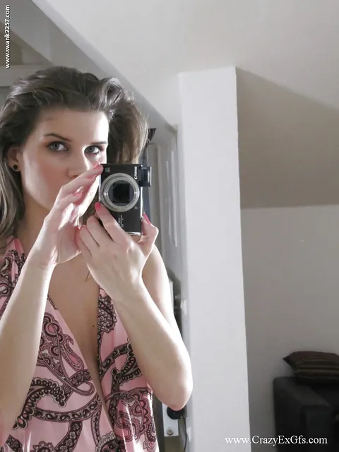 Patti Page: Brunette Babe with Big Natural Tits Takes a Mirror Selfie in Heels – photo 1 of 16