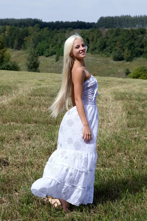 Alysha A: Tall Blonde Undresses and Poses Naked in the Open Air – photo 1 of 21