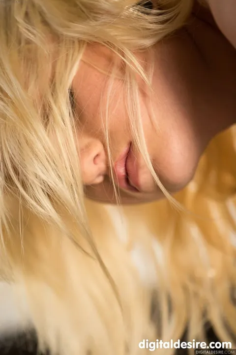 Chloe Foster: Blonde with Big Natural Tits Fingers Deep and Uses a Dildo – photo 12 of 21
