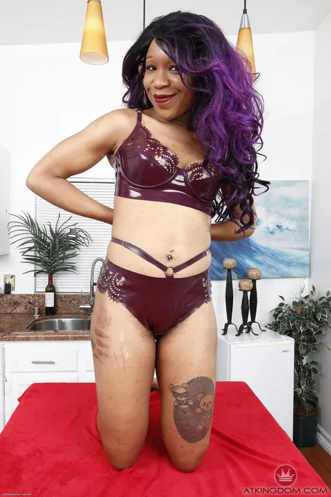 Cupcake Sinclair: African Brunette in Lingerie Spreads Her Hairy Pussy – photo 6 of 21