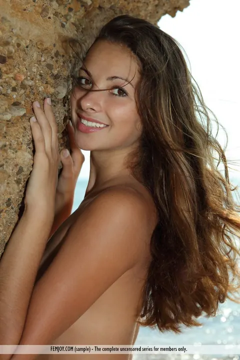Alisa B: Brunette PAWG Poses Nude on the Beach – photo 2 of 16