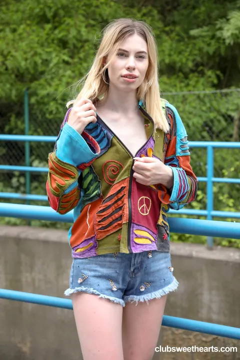 Milena Devi: Tall Skinny Blonde Has Sex and Fingers Herself Outdoors – photo 4 of 20