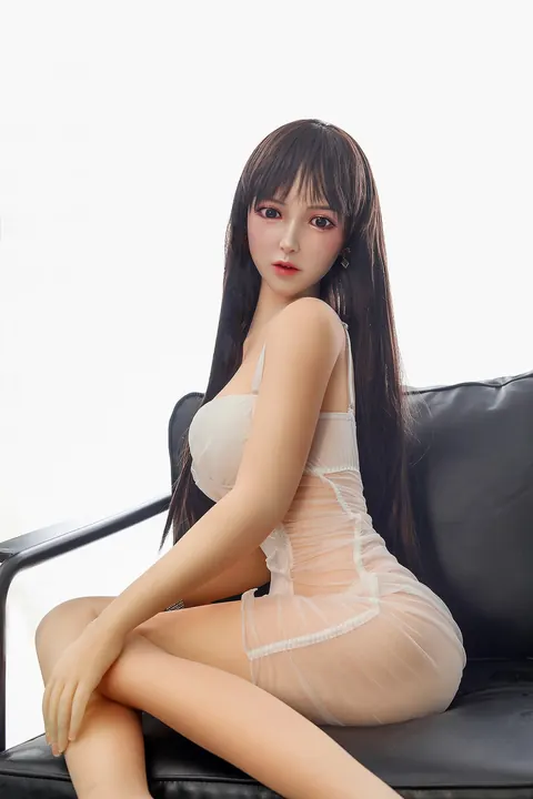 Brunette Strips Out of Her White Lingerie and Poses Nude – photo 5 of 17