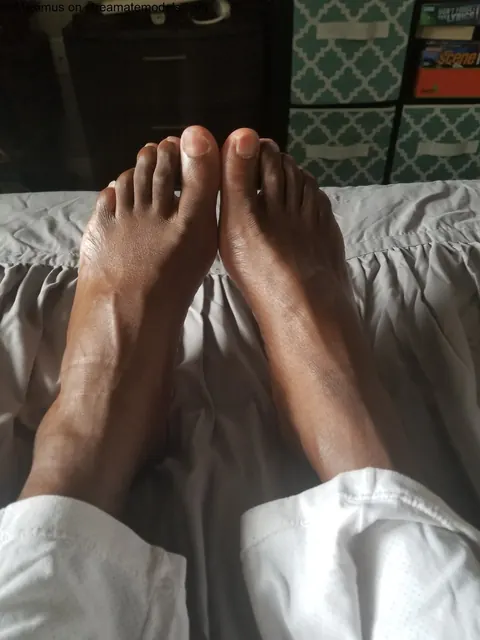 Partners Kiss and Worship Feet – photo 2 of 15