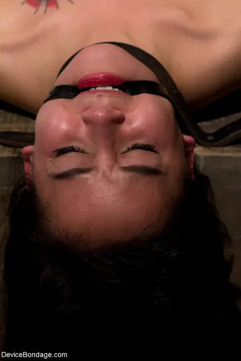 Hona Li: Asian Woman Bound and Gagged with One Leg Raised – photo 15 of 17
