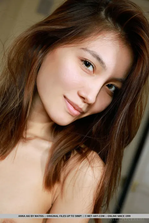 Anna Aki: Asian Babe Strips Out of Her Jeans and Squats Wide – photo 18 of 18