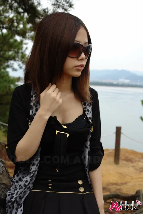 Japanese Redhead Strips Out of Her Pantyhose by the Ocean – photo 10 of 15