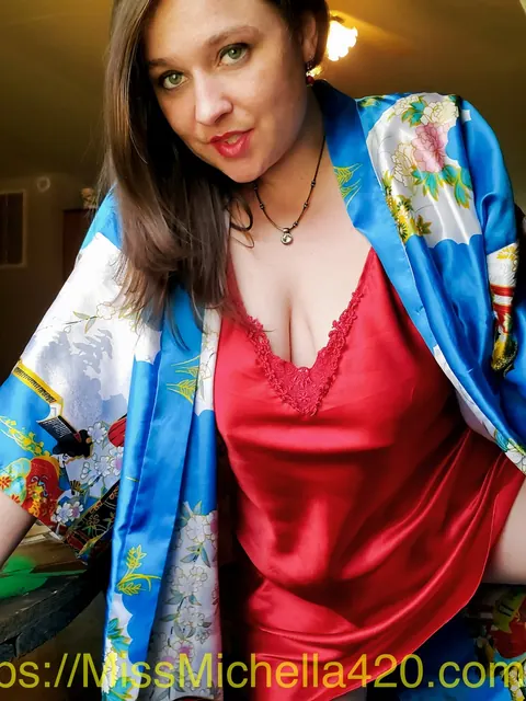 BBW Brunette Masturbates in a Red Negligee – photo 6 of 12