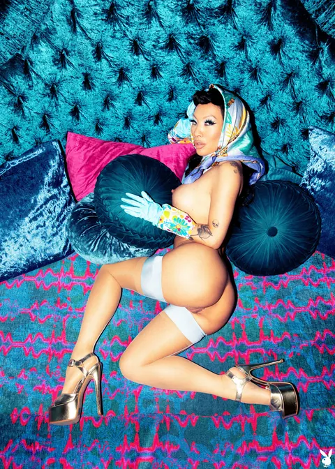 Asa Akira: Thick Asian Woman Sheds Her Outfit and Flaunts Her Big Ass – photo 14 of 21