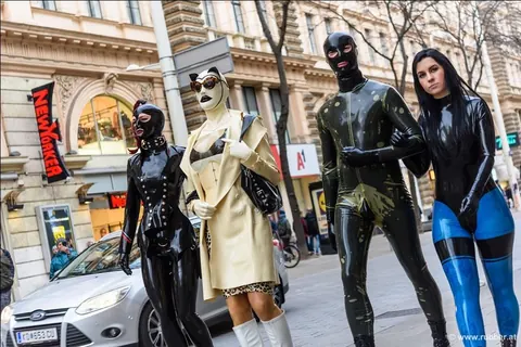 Pigtailed Woman in Latex and Heels Strolls Public Streets – photo 4 of 16