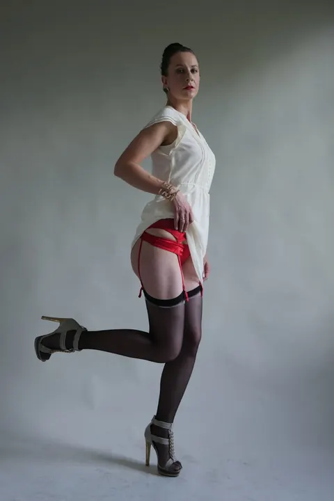 VALERIA JONES: Tall German MILF in Black Stockings Fucks and Spreads – photo 11 of 17