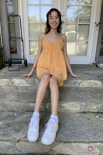 Asia Rivera – Skinny Asian Woman Spreads Outdoors and Shows Her Feet