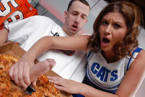 Sara Stone: Busty Brunette Sucks Cock and Fucks the Pizza Guy – photo 2 of 16