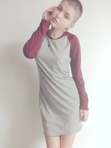 Brunette PAWG Shows Her Ass in a Skirt