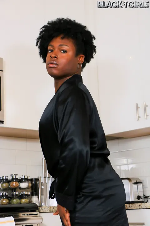 Curvy Ebony Trans Woman Undresses and Reveals Her Cock – photo 2 of 16