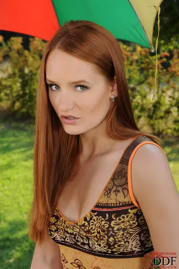 Denisa Heaven – Redheads Worship Feet and Eat Pussy in Outdoor Threesome