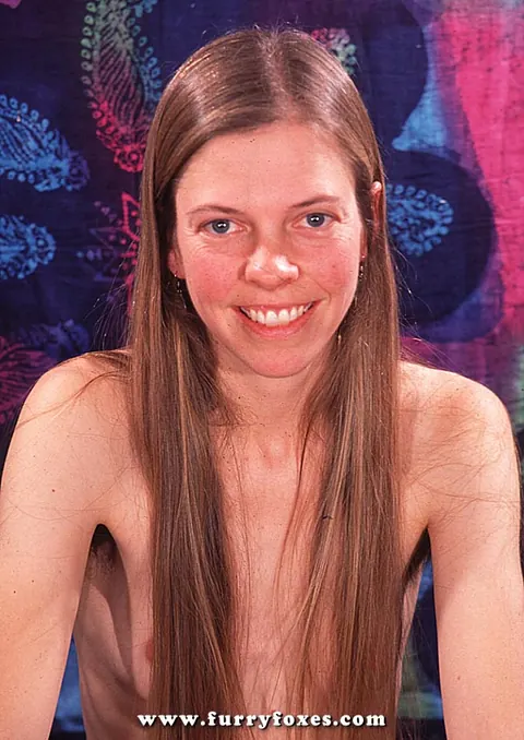 Slim Woman Shows Hairy Armpits and Pussy Outdoors – photo 16 of 17